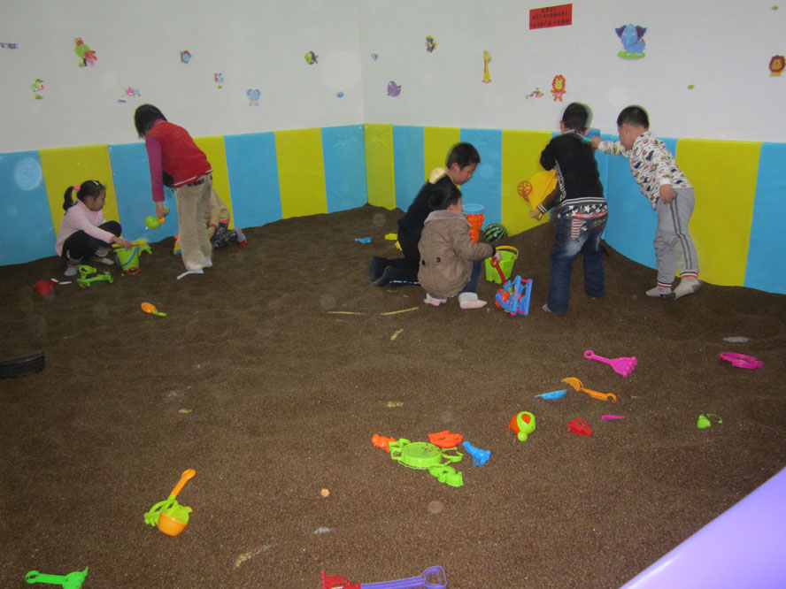 淘氣堡、淘氣堡廠家只選廣州朗智康體www.langzhikt.cn 淘氣堡、淘氣堡廠家只選廣州非帆游樂